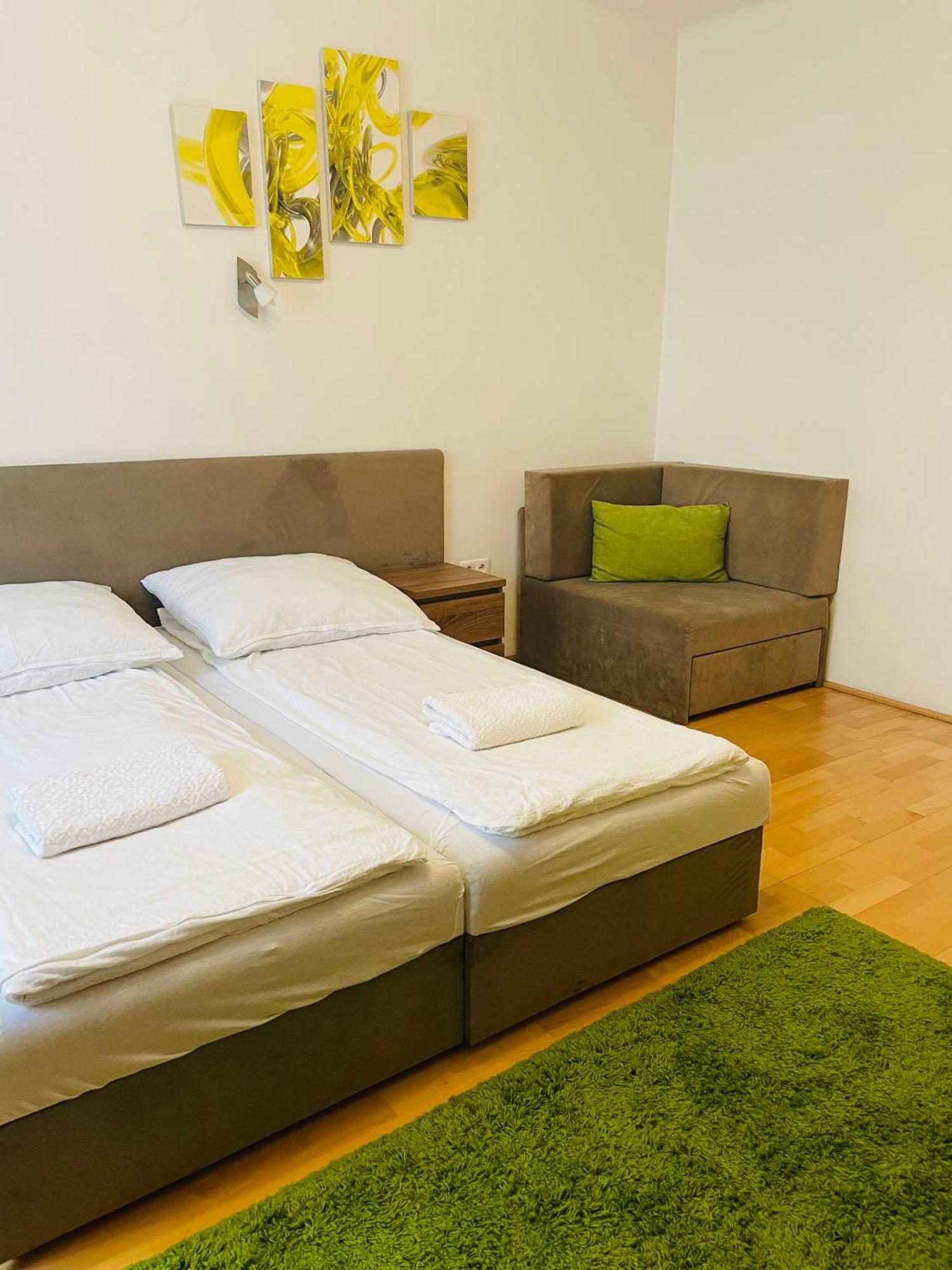 Weninger Studio Apartman Kiskunhalas Eksteriør billede