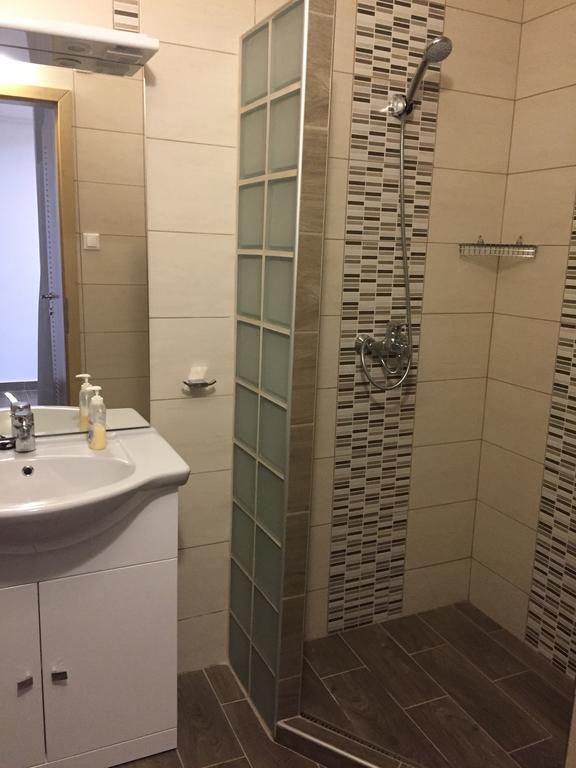 Weninger Studio Apartman Kiskunhalas Eksteriør billede